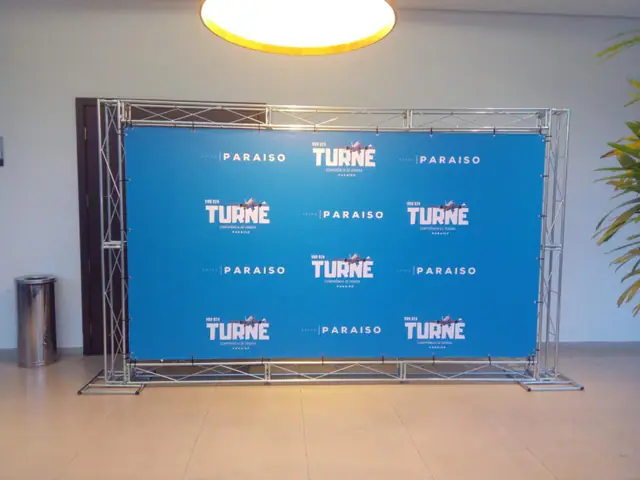 locação de backdrop boxtruss produzida e instalada sob medida.
