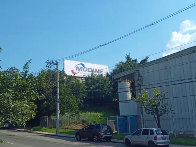 Lona outdoor produzida e instalada sob medida.