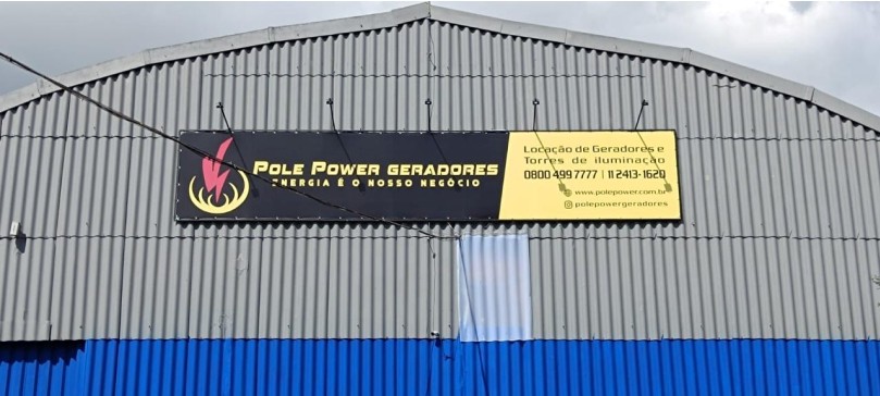 Estrutura com Lona para Fachada