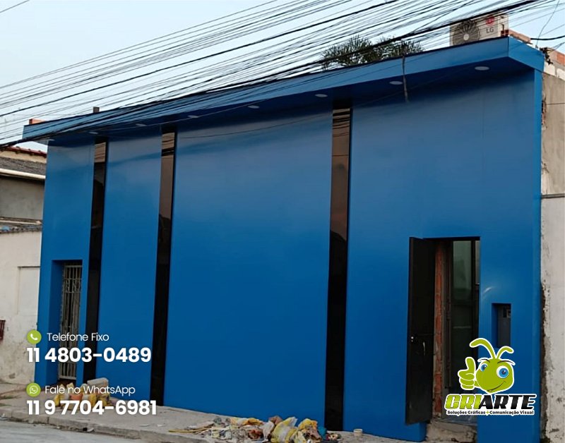 Fachada com Revestimento em ACM Azul e Preto | Gráfica Criarte Fachada com Revestimento em ACM Azul e Preto | Gráfica Criarte