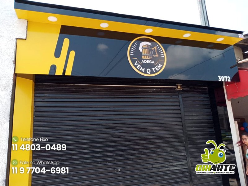 Fachada Personalizada de ACM para Adega | Gráfica Criarte Fachada Personalizada de ACM para Adega | Gráfica Criarte