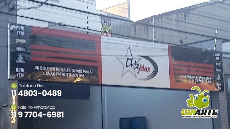 Fachada Preta ACM Personalizada com Listras Exemplo 1 | Gráfica Criarte Fachada Preta ACM Personalizada com Listras Exemplo 1 | Gráfica Criarte