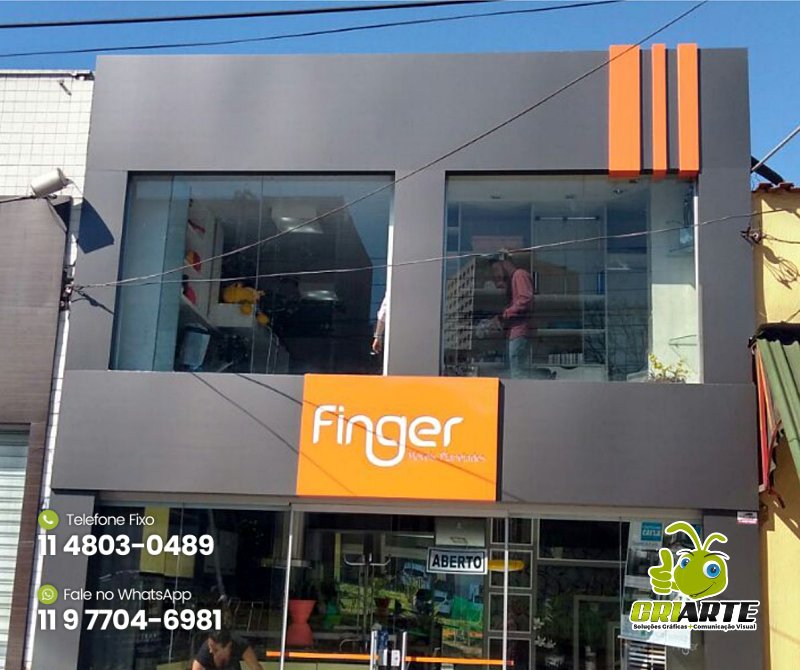 Fachada Revestida em ACM Preto e Laranja | Gráfica Criarte Fachada Revestida em ACM Preto e Laranja | Gráfica Criarte