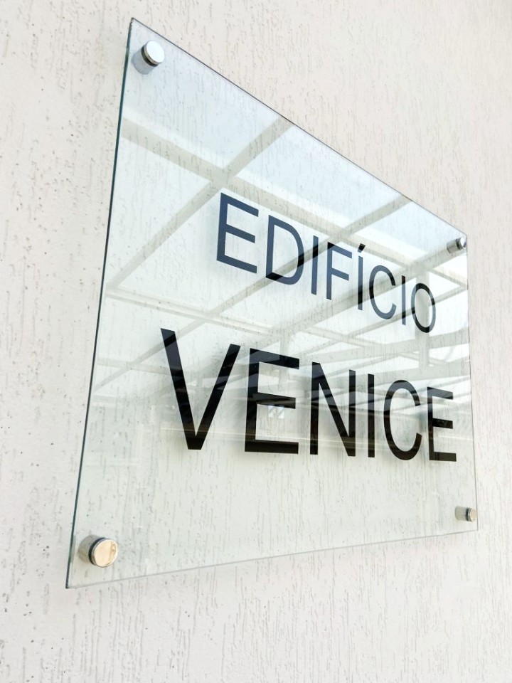 Fachadas de Acrílico e Vidro 3