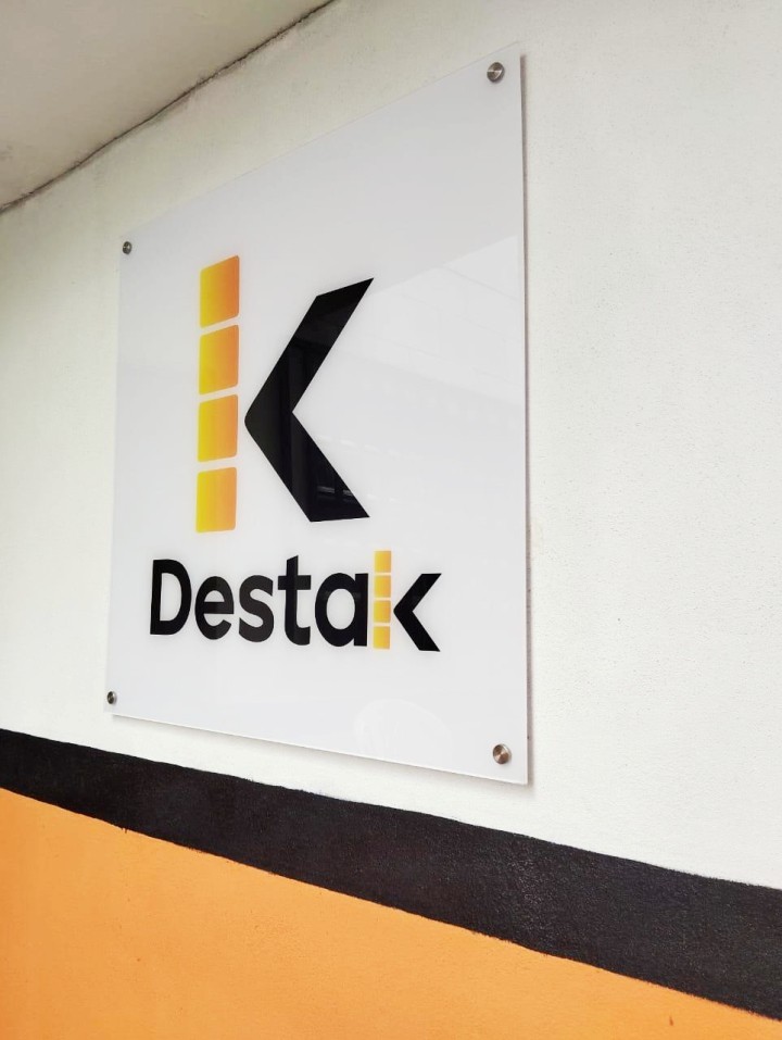 Fachadas de Acrílico e Vidro 5