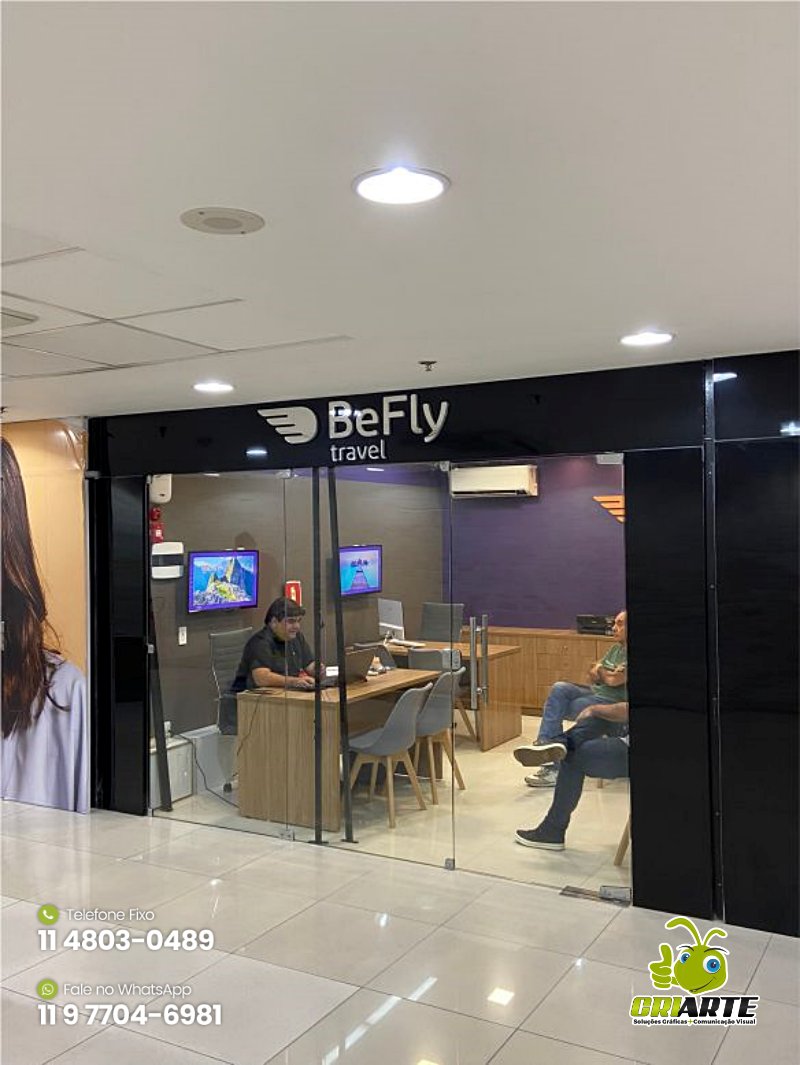 Painel de ACM com Letras de Acrílico em Shopping Exemplo 2 | Gráfica Criarte Painel de ACM com Letras de Acrílico em Shopping Exemplo 2 | Gráfica Criarte