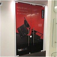 Adesivo para Vitrine | Gráfica Criarte
