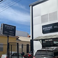 Fachada Revestimento Total em ACM Prata | Gráfica Criarte