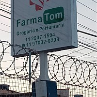 Totem Luminoso em Acrílico Iluminado para Farmácia | Gráfica Criarte