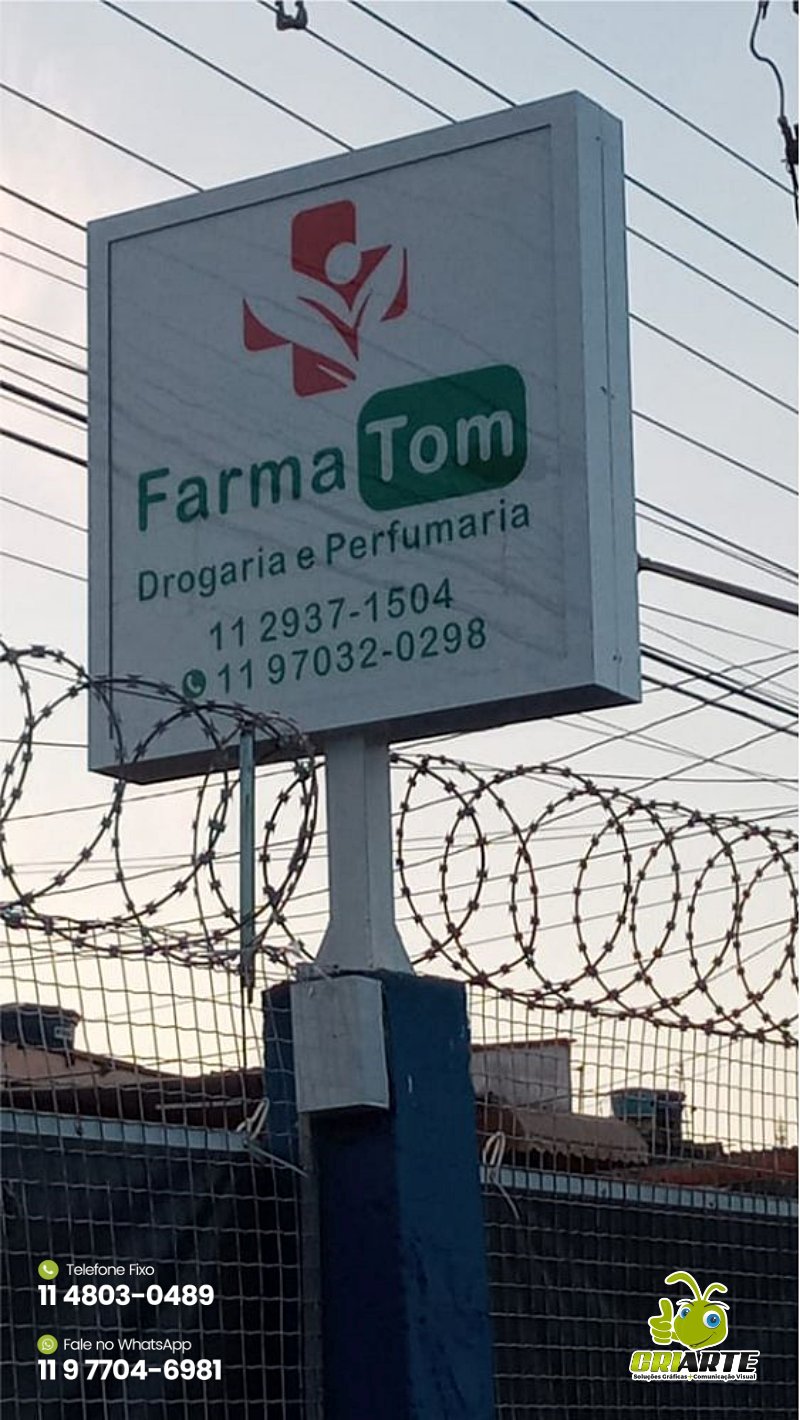 Totem Luminoso em Acrílico Iluminado para Farmácia | Gráfica Criarte Totem Luminoso em Acrílico Iluminado para Farmácia | Gráfica Criarte
