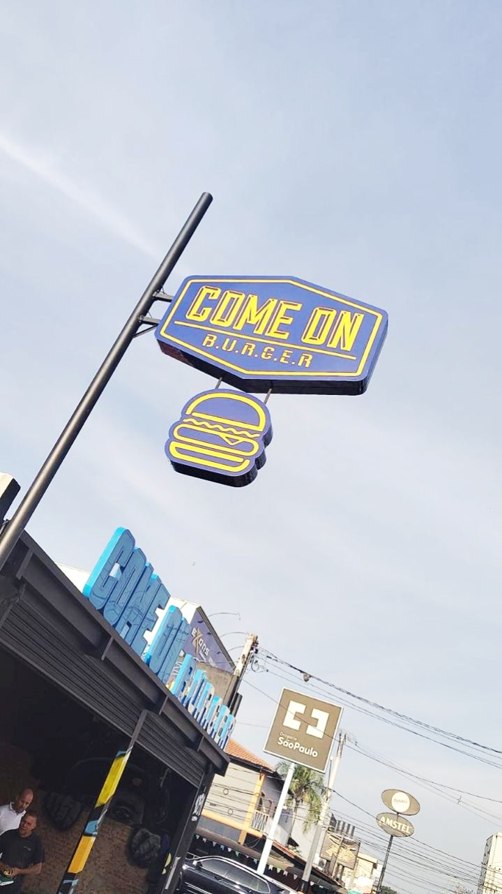 Totem Personalizado 6